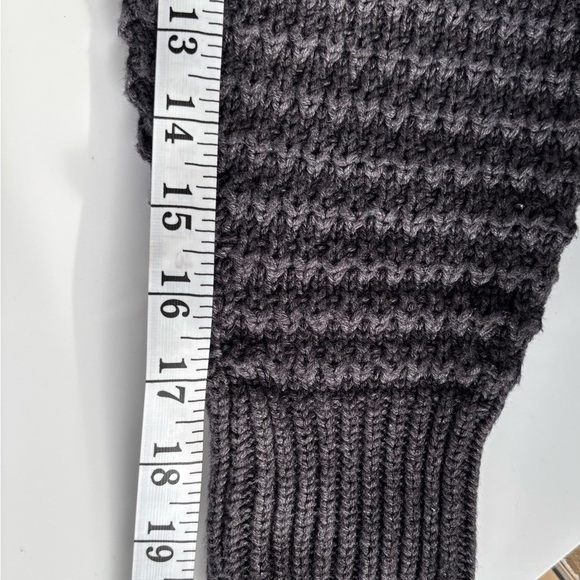 Universal Thread Textured Gray Sweater - Picture 6 of 7